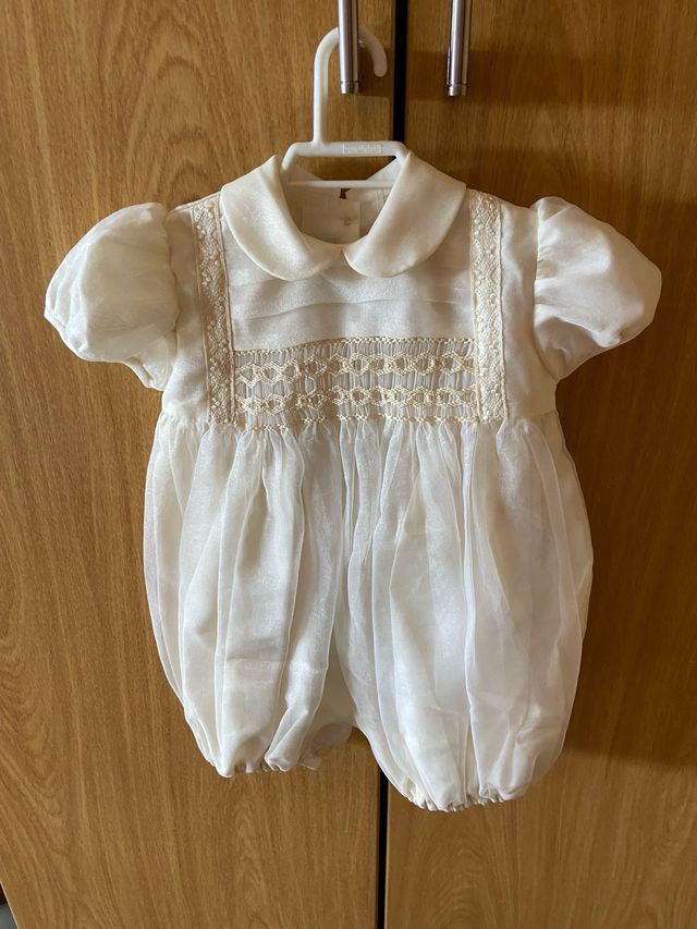 Pelele de bebé color crudo