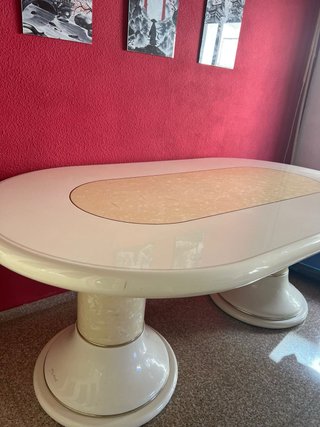 Conjunto de Vitrina  y mesa de madera y cristal