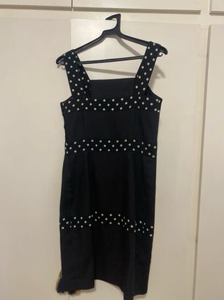 Vestido negro con chaqueta y topos