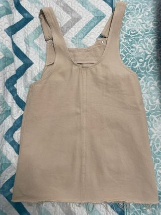 Peto corto beige con bolsillos Talla M