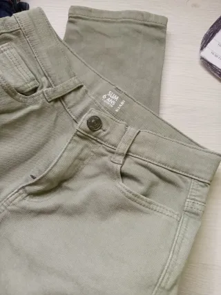 Pantalón niño Kiabi Slim verde militar T.6