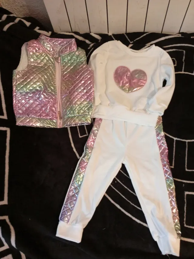 Chándal 3 piezas niña 18-24m es nuevo lo estrenáis
