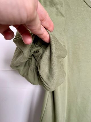 Vestido verde Zara manga abullonada
