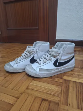 Nike Blazer Mid 77