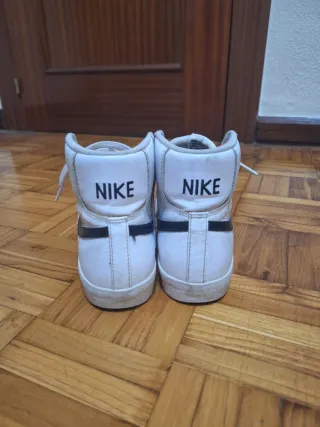 Nike Blazer Mid 77