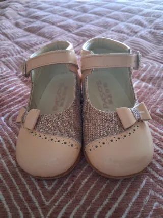 Zapatos niña Pasos Kids rosa charol lazo. N° 21