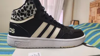 Botas Adidas Mujer Talla 39 Hoops 3. 0 Mind W