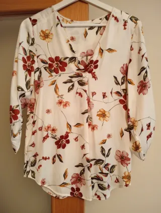 Camisa Stradivarius floral