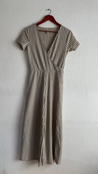 Mono largo Stradivarius rayas beige