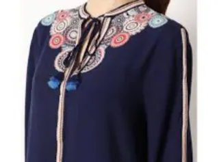 Camisa Desigual azul con bordados