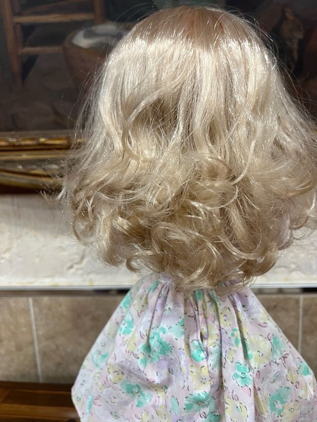 Nancy antigua muñeca rubia