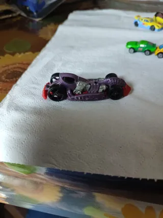 Hot Wheels Viola/Rosso Ottime Condizioni