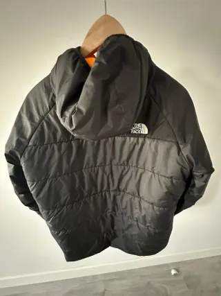 Cazadora The North Face niño negra. Talla xl niño