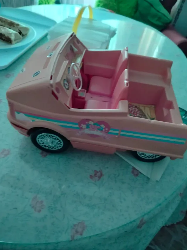 Auto convertibile rosa Barbie