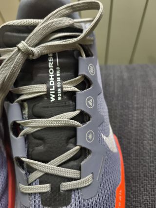 Zapatillas Nike Wild Horse Gris/Naranja
