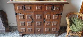 Mueble de madera estilo casa de pueblo