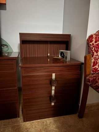 Comodini in legno
E comodo 
