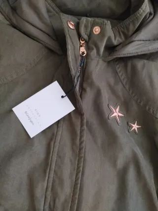 Parka niña verde militar nueva