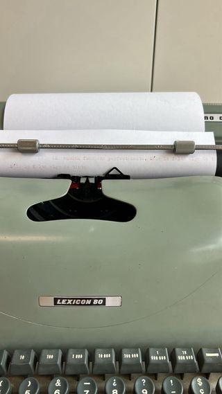 Máquina de escribir Hispano Olivetti Lexicon 80