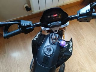 Moto Eléctrica Aprilia Dorsoduro 12V