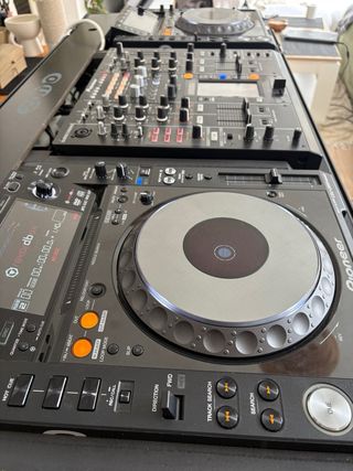 2 x cdj 2000 nexus, djm 2000 nexus nxs Pioneer