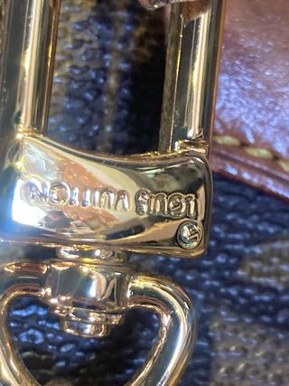 Portachiavi Louis Vuitton charms