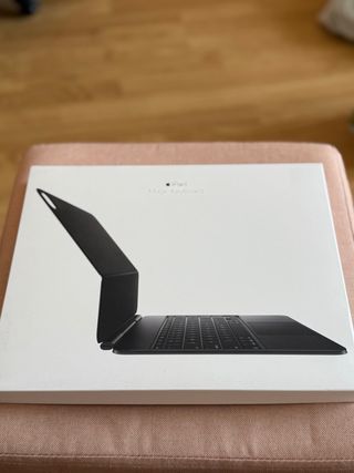 Caja Magic Keyboard iPad Pro 13 Apple