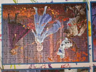 4 Puzzles Frozen de 50, 80, 100 y 150 piezas.