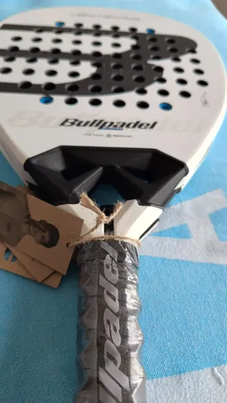 Pala de pádel Bullpadel