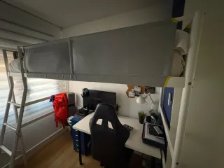 Cama alta metálica con escritorio