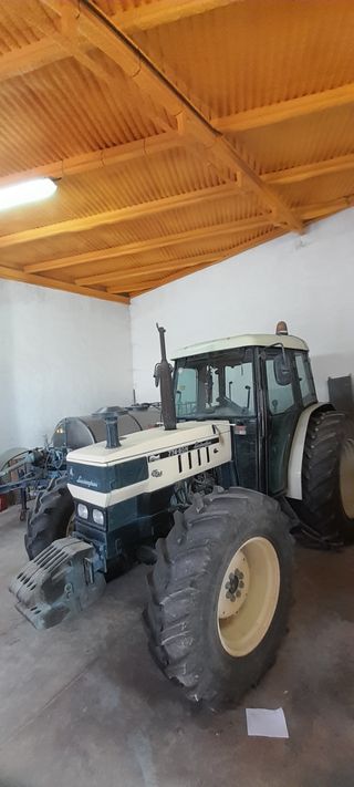 Tractor Lamborghini y tina