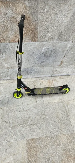 Patinete Oxelo Decathlon Negro y Verde