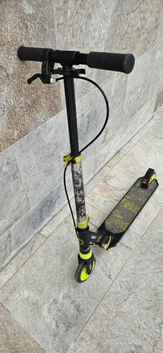 Patinete Oxelo Decathlon Negro y Verde