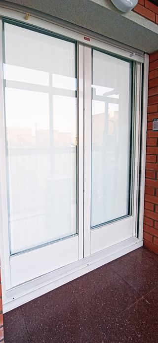 Puerta exterior madera lacada