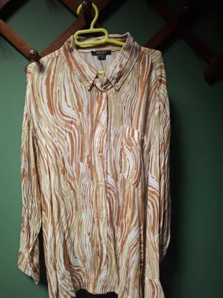Blusa Esmara Beige y Marrón Estampada