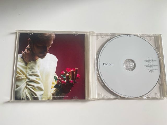 Machine Gun Kelly - Bloom