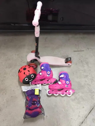 Patines 4 ruedas niña con protecciones y patinete.