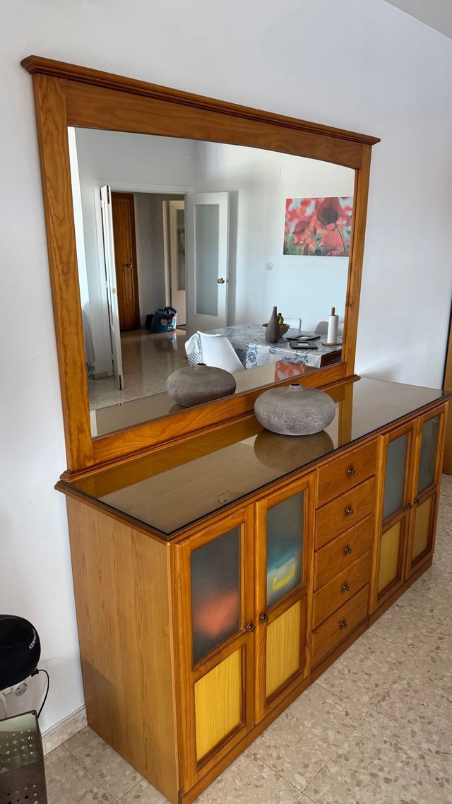 Aparador madera con espejo y cristal