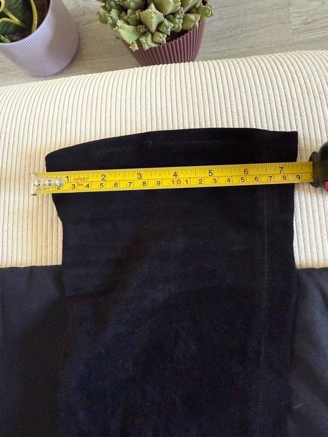 Botas altas ante negro