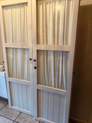 Puertas de mueble de madera con cristal