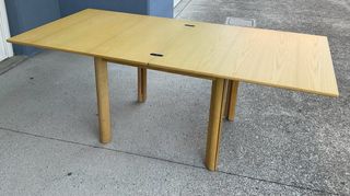 Tavolo quadrato in legno massello