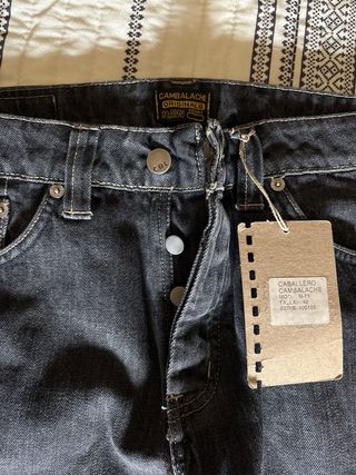 Pantalón vaquero negro