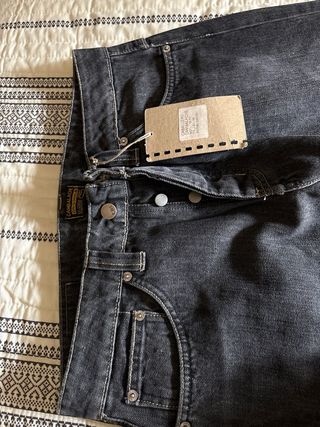 Pantalón vaquero negro