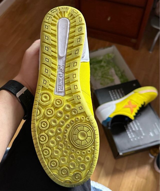 Zapatillas Munich Amarillas Perfecto Estado