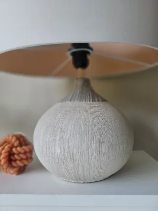 Lámpara de mesa diseño moderno