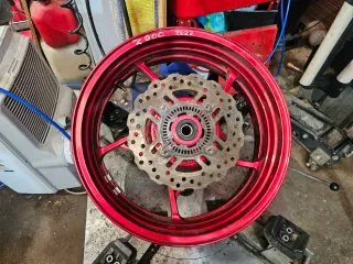 Llanta Trasera Kawasaki Z900 2022 Roja