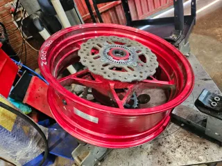 Llanta Trasera Kawasaki Z900 2022 Roja