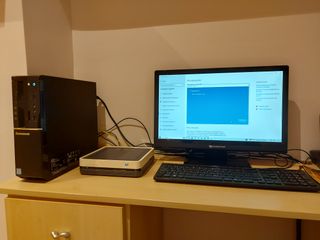 Ordenador Sobremesa Lenovo + Monitor Packard Bell