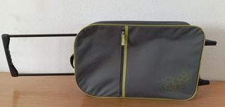 Maleta de cabina gris y verde