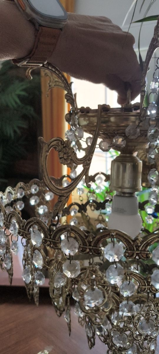 Lámpara de cristal dorada